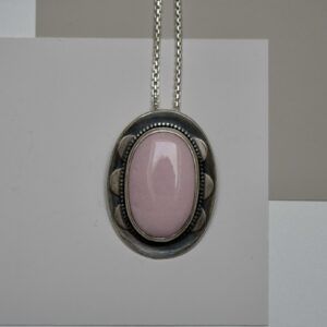 Pinkopal Anhänger aus geschwärztem Silber